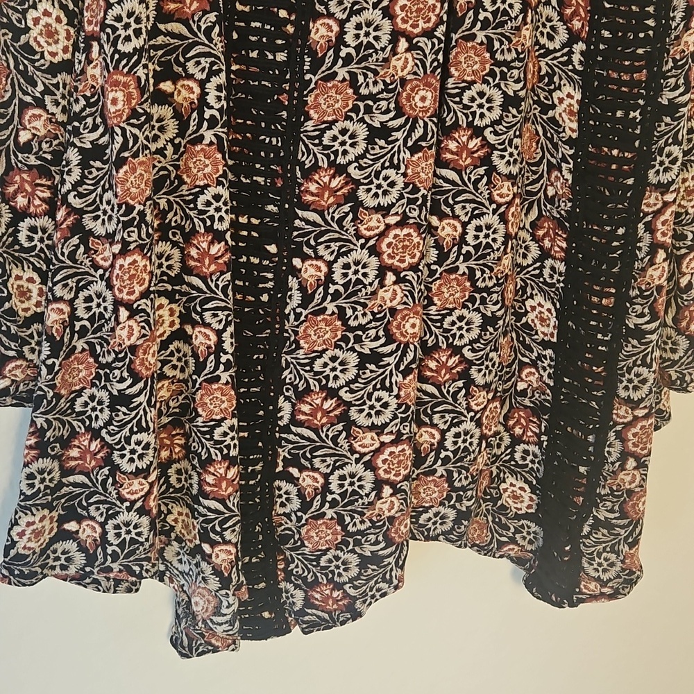 Knox Boho Tunic Rose Black and Red Floral Top - Picture 7 of 7